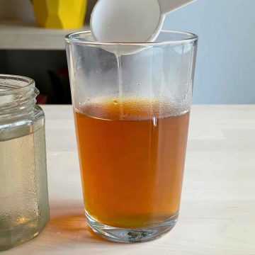 Add sweetener in oolong tea
