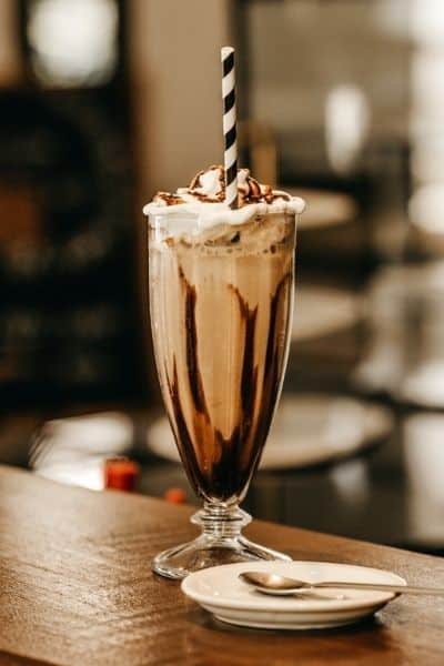 gevoeligheid vertraging Museum How to Make a Milkshake with a Blender | Honest Food Talks