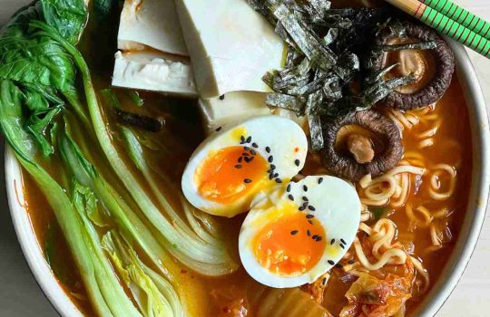 Simple Kimchi Ramen Recipe To Spice Up Your Instant Noodles