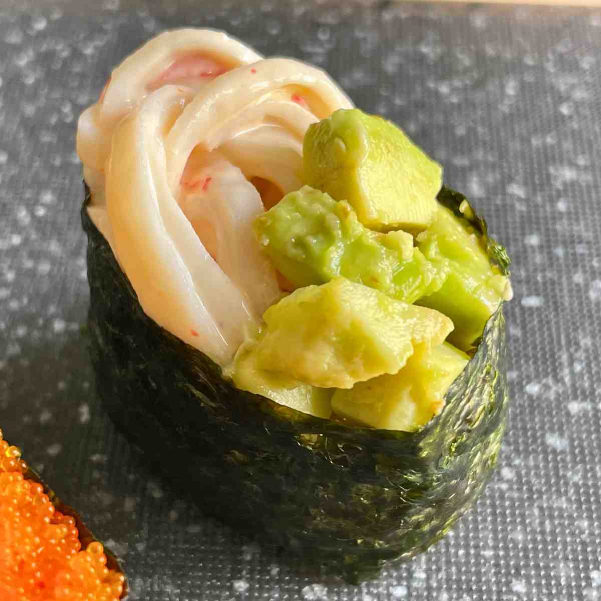 avocado and kani battleship sushi