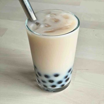 jasmine milk tea with ice and boba
