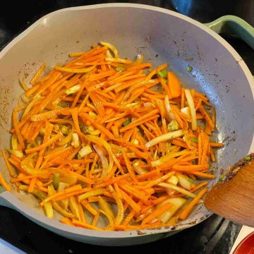 stir fry carrot onion