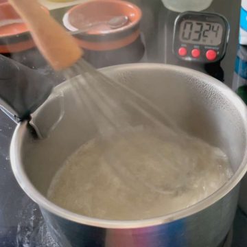 stir agar powder and sugar