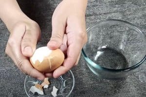 Peel the hardboiled egg