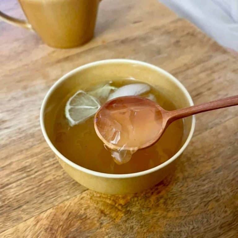 Aiyu jelly with wooden spoon