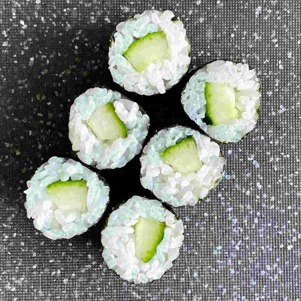 how to make cucumber roll sushi