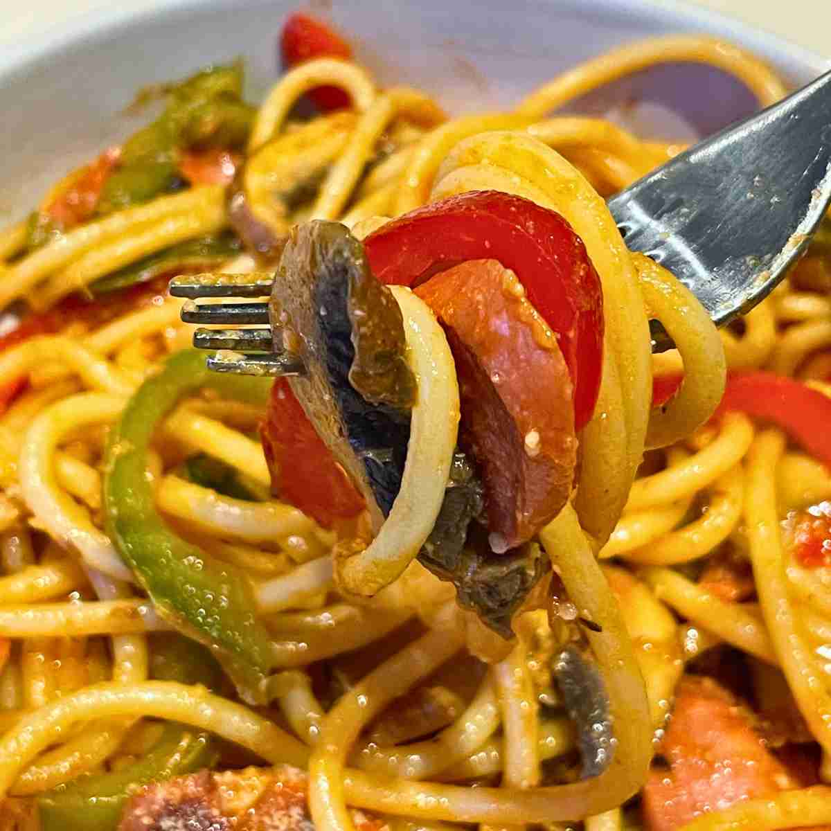 ketchup spaghetti mushrooms and peppers