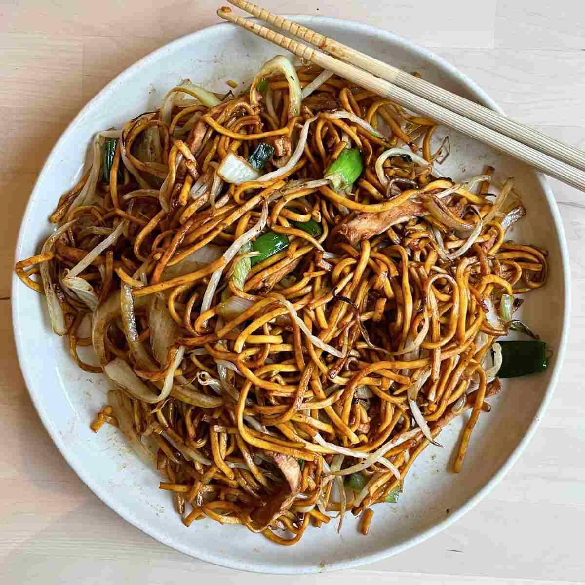 chinese takeaway chicken chow mein