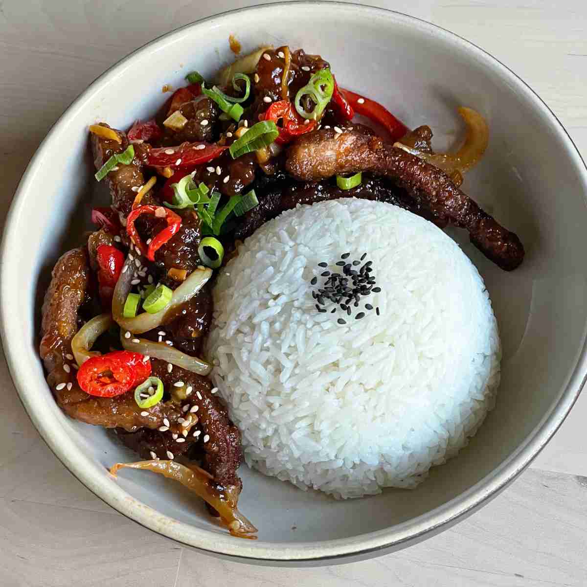 crispy sweet chilli beef with rice