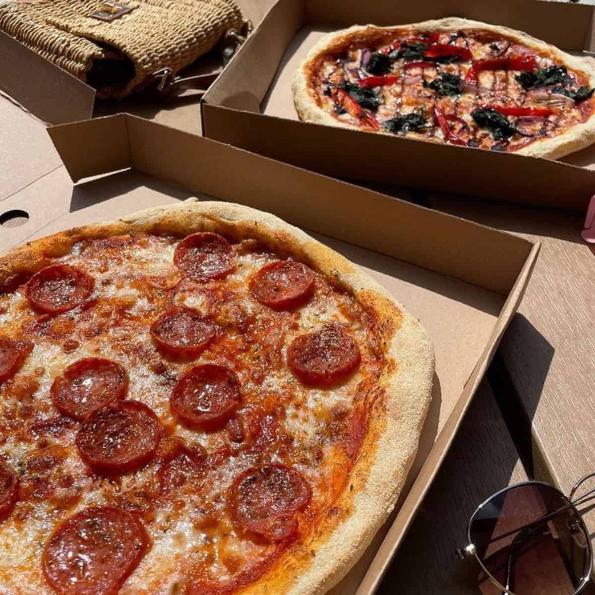 pizzas in a sunny day Bella Italia brighton restaurants outdoor