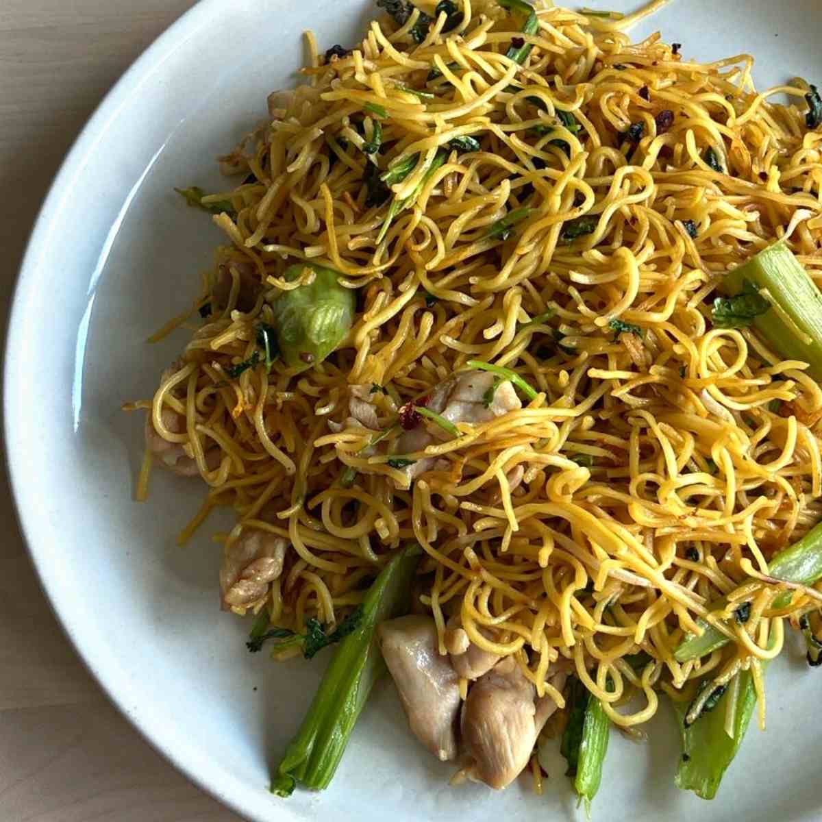 Stir fry egg noodles with chicken