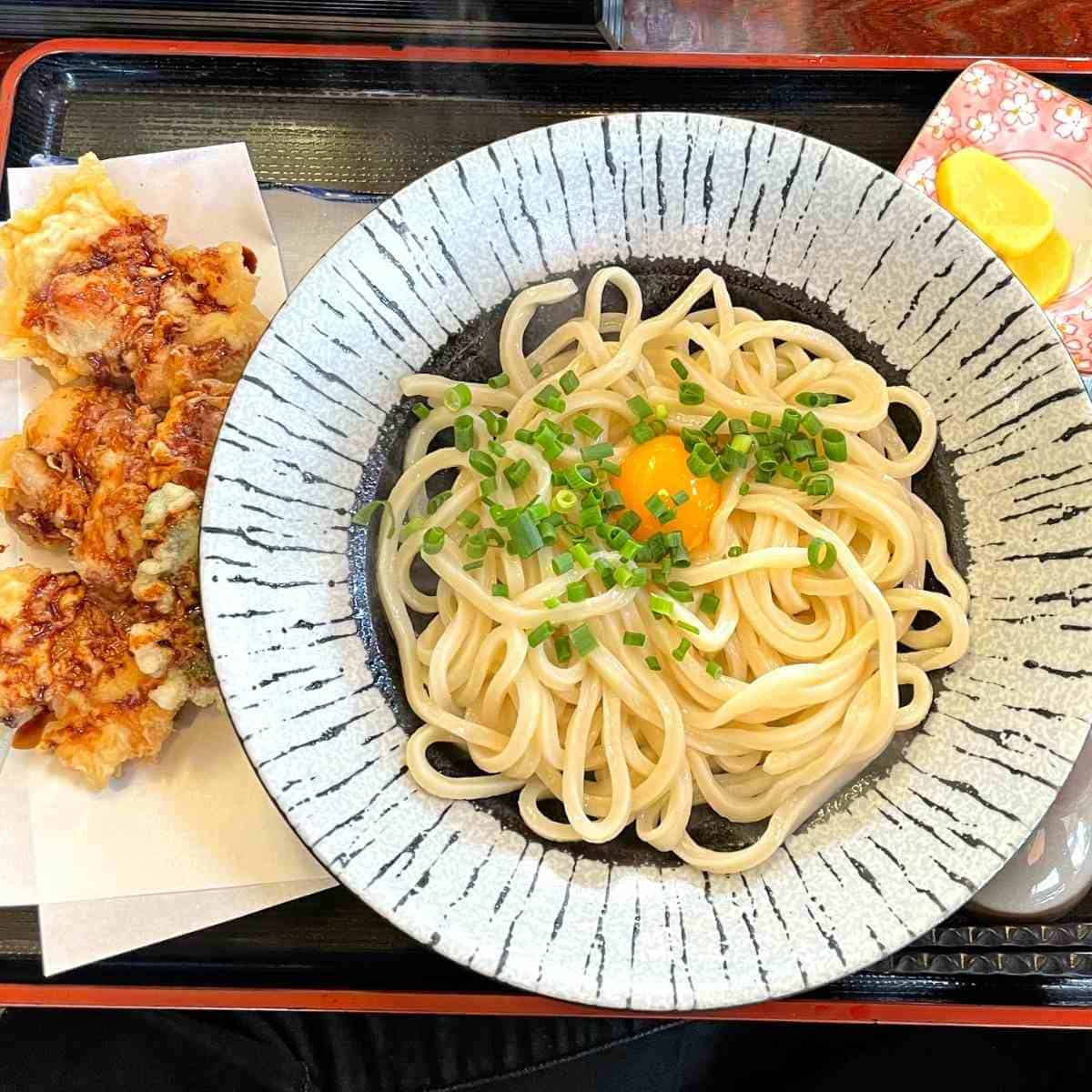 Udon noodles with chicken tempura