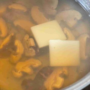 add mochi to ozoni soup stock