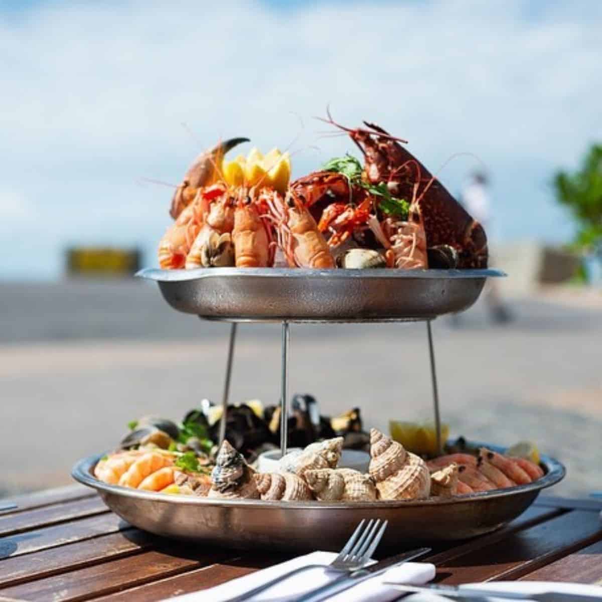 best brighton seafront restaurants seafood platter Riddle and Finns