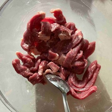 marinate beef strips in cornstarch