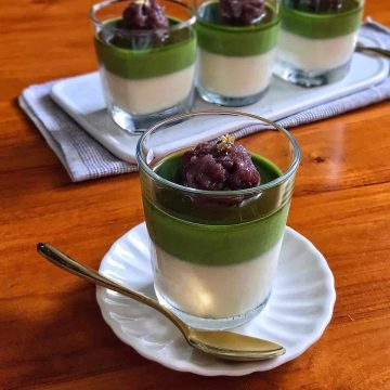 Matcha pudding recipe with red bean paste on top