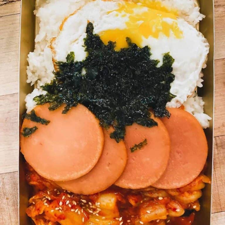 Dosirak recipe Korean Lunch Boxes classic with fried egg and spam