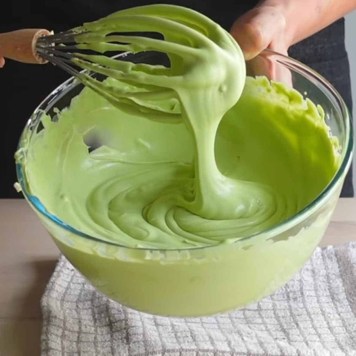 Green tea ice cream mixture