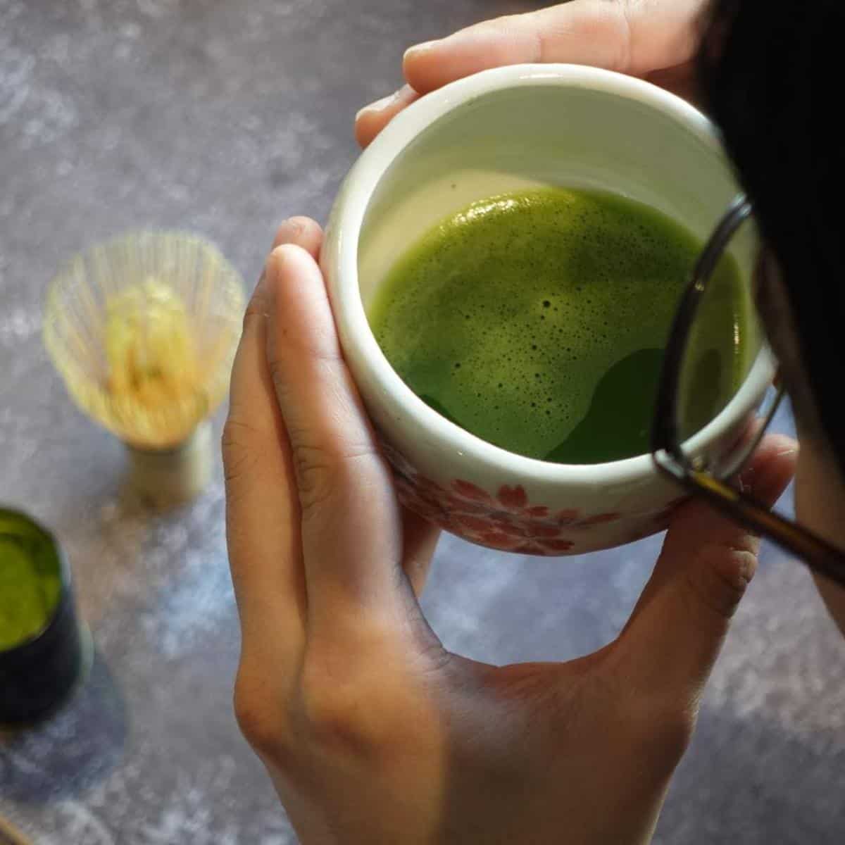 How to drink and serve Japanese green tea