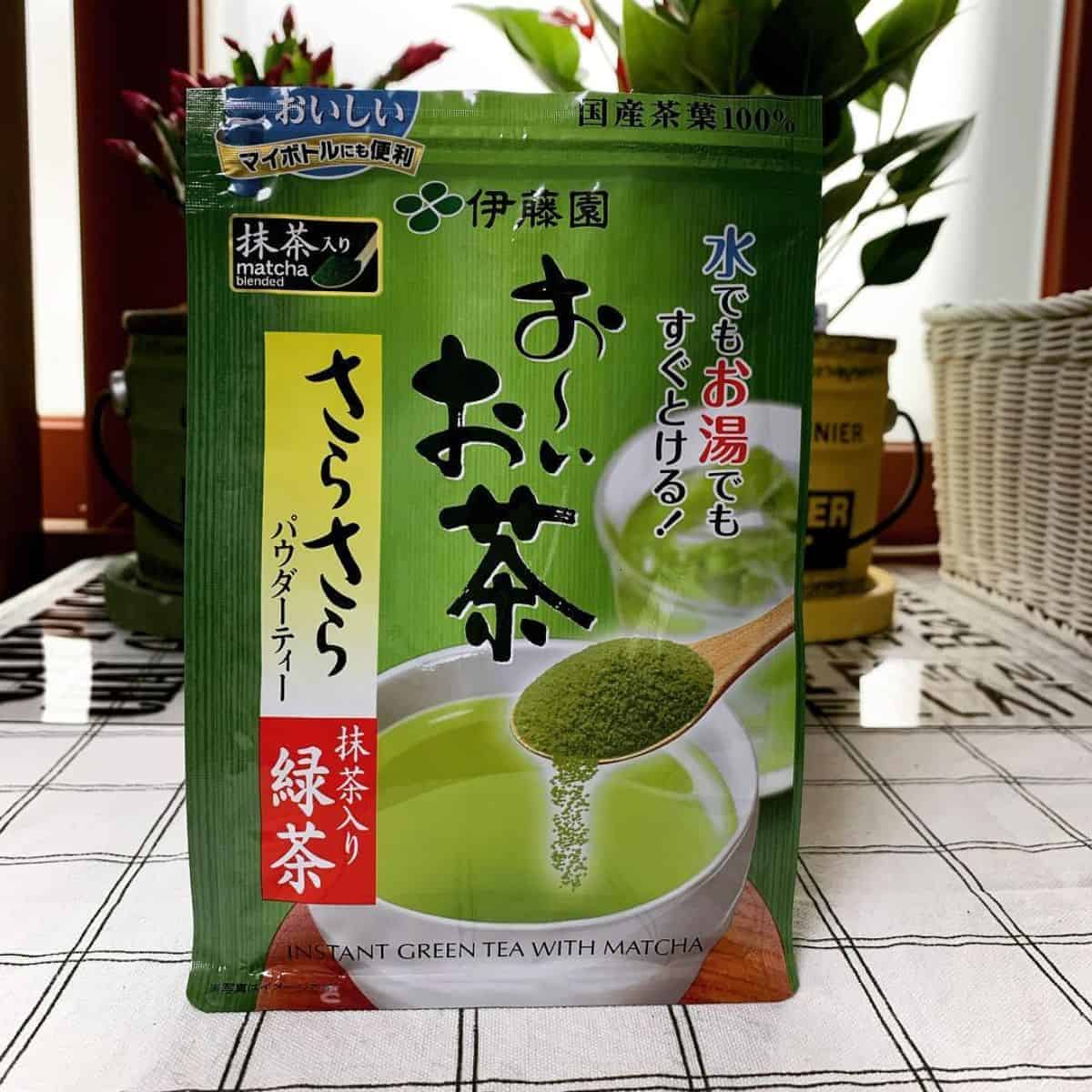 One sachet of Matcha milk tea powder from Ito En