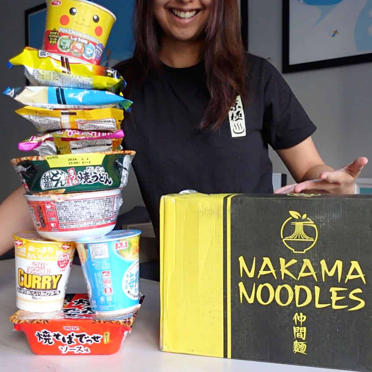 stacking instant noodles from Nakama