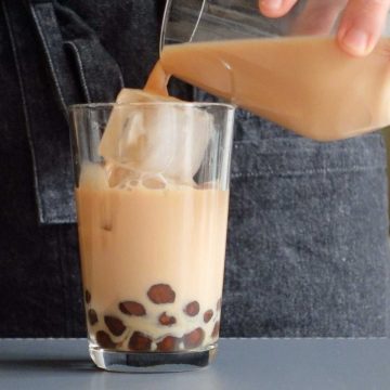 Add bubble tea ingredients together to serve